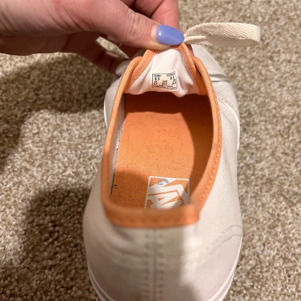 Vans - Picture 2 of 2